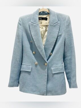 ZaraDouble-Breasted Textured Blazer (please note it’s missing the button inside)